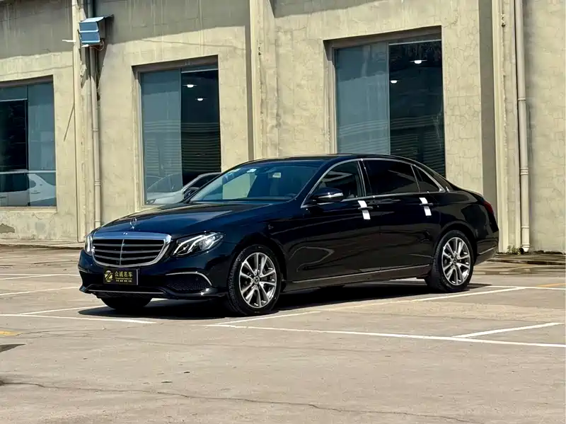 2018款奔驰E级二手车经典豪华简约高级超值价2498万